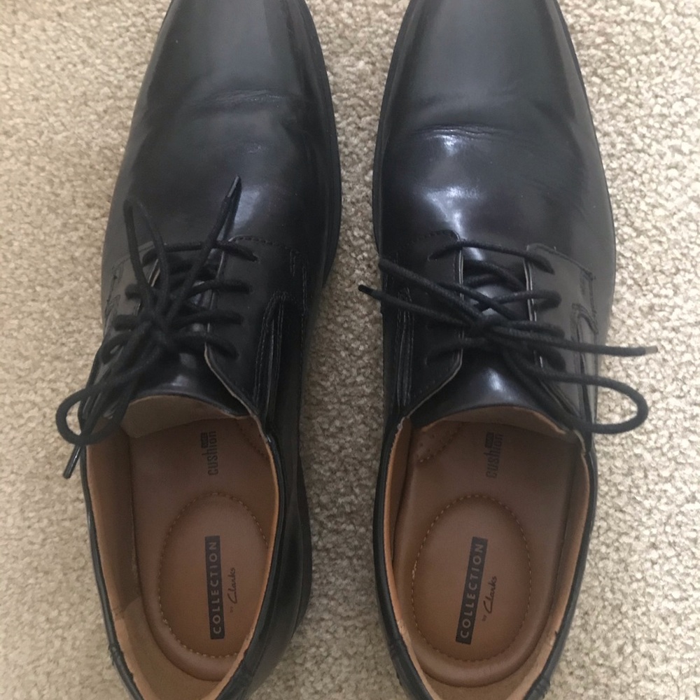 Like new men’s Clark shoes